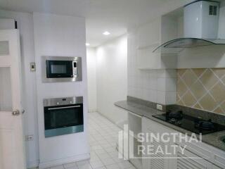 For RENT : Fifty Fifth Tower / 3 Bedroom / 3 Bathrooms / 196 sqm / 65000 THB [5870324]