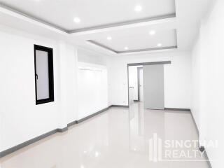 For RENT : Townhouse Sathorn / 3 Bedroom / 3 Bathrooms / 201 sqm / 65000 THB [7274450]