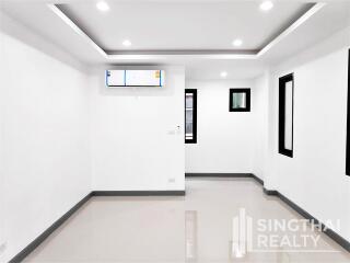 For RENT : Townhouse Sathorn / 3 Bedroom / 3 Bathrooms / 201 sqm / 65000 THB [7274450]