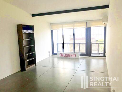 For RENT : Townhouse Thonglor / 2 Bedroom / 4 Bathrooms / 201 sqm / 65000 THB [7465909]