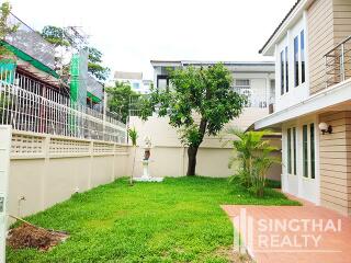 For RENT : House Ekkamai / 3 Bedroom / 3 Bathrooms / 151 sqm / 65000 THB [7653780]