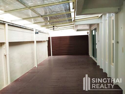 For RENT : House Ekkamai / 3 Bedroom / 3 Bathrooms / 151 sqm / 65000 THB [7653780]