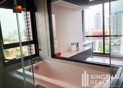 For RENT : RHYTHM Ekkamai / 2 Bedroom / 2 Bathrooms / 70 sqm / 68000 THB [7992483]