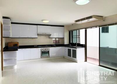 For RENT : Mitr Mansion / 3 Bedroom / 3 Bathrooms / 281 sqm / 65000 THB [8058256]