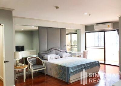 For RENT : Fifty Fifth Tower / 3 Bedroom / 3 Bathrooms / 197 sqm / 65000 THB [8355023]