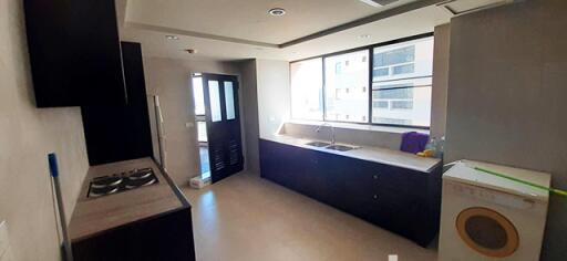 For RENT : President Park Sukhumvit 24 / 3 Bedroom / 4 Bathrooms / 261 sqm / 65000 THB [8424829]