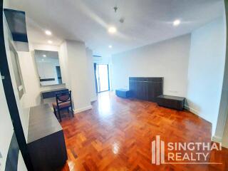 For RENT : Fifty Fifth Tower / 3 Bedroom / 3 Bathrooms / 253 sqm / 65000 THB [8438803]