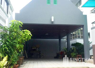 For RENT : House Ekkamai / 3 Bedroom / 3 Bathrooms / 251 sqm / 65000 THB [8504406]