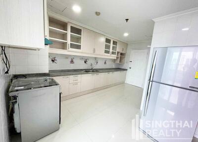 For RENT : Fifty Fifth Tower / 3 Bedroom / 3 Bathrooms / 226 sqm / 65000 THB [8720560]