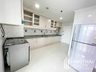 For RENT : Fifty Fifth Tower / 3 Bedroom / 3 Bathrooms / 226 sqm / 65000 THB [8720560]