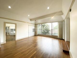 For RENT : KC Court / 2 Bedroom / 2 Bathrooms / 240 sqm / 65000 THB [9330442]