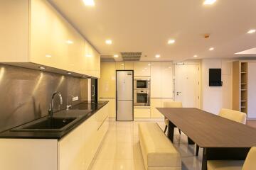 For RENT : L8 Residence / 2 Bedroom / 2 Bathrooms / 145 sqm / 65000 THB [9809591]