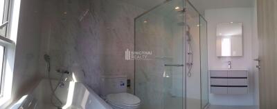 For RENT : HQ by Sansiri / 2 Bedroom / 2 Bathrooms / 75 sqm / 65000 THB [9979931]