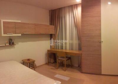 For RENT : HQ by Sansiri / 2 Bedroom / 2 Bathrooms / 75 sqm / 65000 THB [9979931]