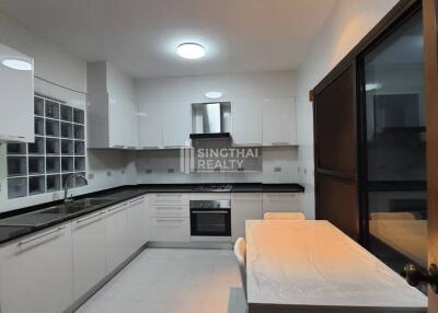 For RENT : Townhouse Phromphong / 3 Bedroom / 5 Bathrooms / 400 sqm / 65000 THB [9985819]