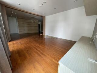 For RENT : Grand Langsuan / 2 Bedroom / 2 Bathrooms / 130 sqm / 65000 THB [10051987]