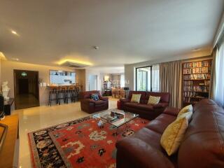 For RENT : Pearl Garden / 3 Bedroom / 3 Bathrooms / 181 sqm / 65000 THB [R10138]