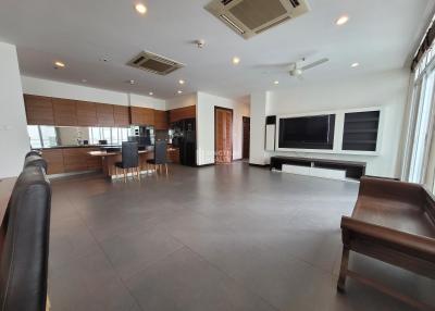 For RENT : The Prime 11 / 4 Bedroom / 4 Bathrooms / 177 sqm / 65000 THB [10266163]