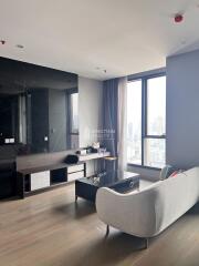 For RENT : The Esse at Singha Complex / 2 Bedroom / 2 Bathrooms / 70 sqm / 65000 THB [R10449]