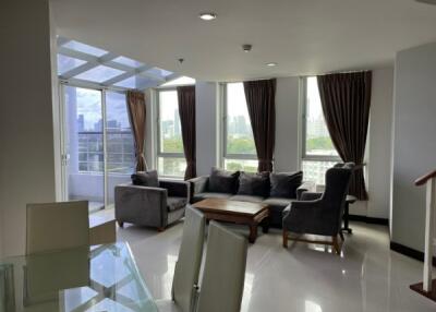 For RENT : P.W.T Mansion / 3 Bedroom / 3 Bathrooms / 200 sqm / 50000 THB [R11152]