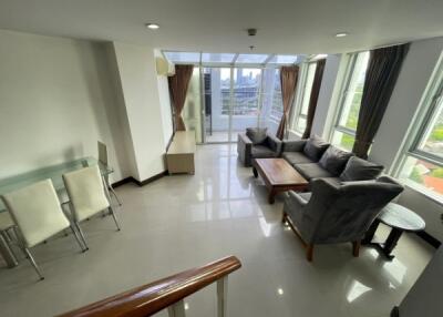 For RENT : P.W.T Mansion / 3 Bedroom / 3 Bathrooms / 200 sqm / 50000 THB [R11152]