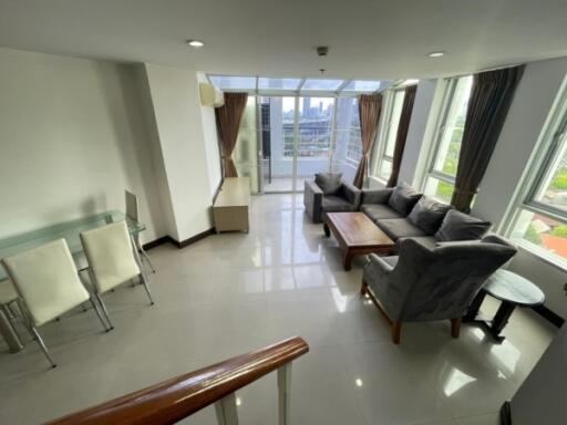 For RENT : P.W.T Mansion / 3 Bedroom / 3 Bathrooms / 200 sqm / 50000 THB [R11152]