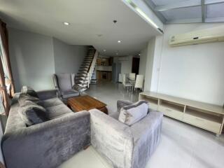 For RENT : P.W.T Mansion / 3 Bedroom / 3 Bathrooms / 200 sqm / 50000 THB [R11152]