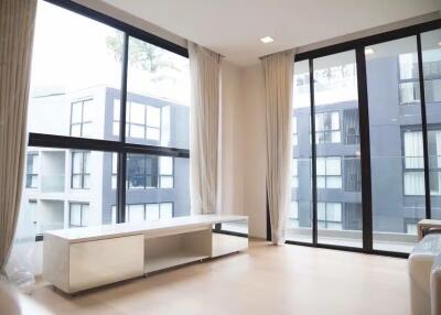 For RENT : LIV@49 / 2 Bedroom / 2 Bathrooms / 75 sqm / 65000 THB [10753854]