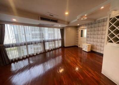 For RENT : President Park Sukhumvit 24 / 3 Bedroom / 3 Bathrooms / 223 sqm / 65000 THB [10773855]