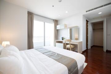 For RENT : The Residence Sukhumvit 24 / 2 Bedroom / 3 Bathrooms / 160 sqm / 73000 THB [9712517]