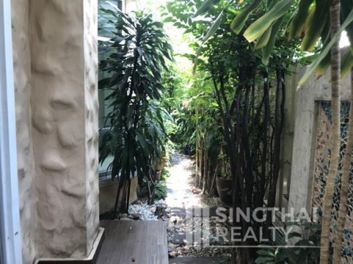 For RENT : House Nana / 3 Bedroom / 3 Bathrooms / 281 sqm / 69000 THB [5459933]