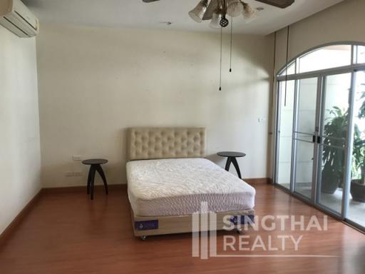 For RENT : House Nana / 3 Bedroom / 3 Bathrooms / 281 sqm / 69000 THB [5459933]