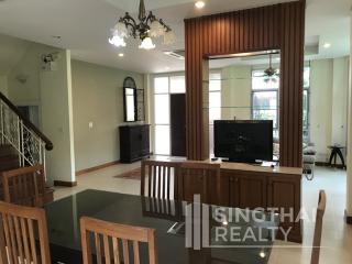 For RENT : House Nana / 3 Bedroom / 3 Bathrooms / 281 sqm / 69000 THB [5459933]