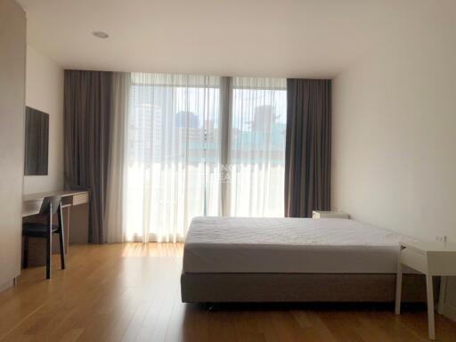 For RENT : Living @ 24 / 2 Bedroom / 2 Bathrooms / 110 sqm / 69000 THB [8914115]