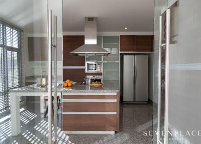 For RENT : Seven Place Executive Residences / 2 Bedroom / 2 Bathrooms / 202 sqm / 75000 THB [10307855]