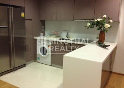 For RENT : Hyde Sukhumvit 13 / 3 Bedroom / 3 Bathrooms / 100 sqm / 70000 THB [2324582]