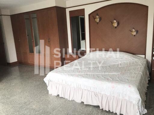 For RENT : Baan Suanpetch / 3 Bedroom / 3 Bathrooms / 267 sqm / 70000 THB [4076480]