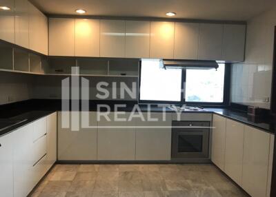 For RENT : Baan Suanpetch / 3 Bedroom / 3 Bathrooms / 266 sqm / 80000 THB [4076348]