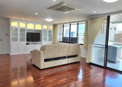 For RENT : Acadamia Grand Tower / 3 Bedroom / 2 Bathrooms / 195 sqm / 70000 THB [5427119]