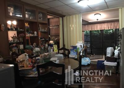 For RENT : House Phromphong / 3 Bedroom / 3 Bathrooms / 281 sqm / 70000 THB [6090250]