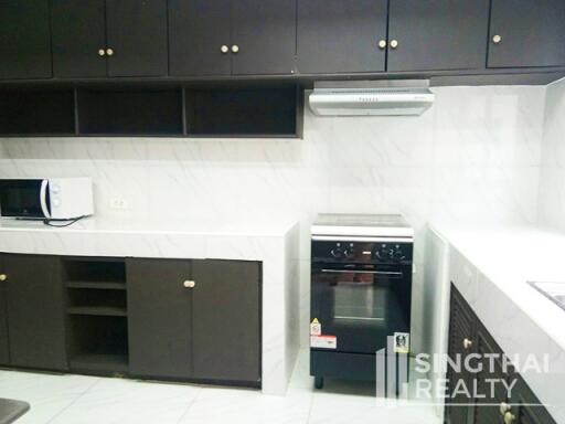 For RENT : Townhouse Thonglor / 5 Bedroom / 4 Bathrooms / 294 sqm / 70000 THB [6781911]