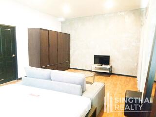 For RENT : Townhouse Thonglor / 5 Bedroom / 4 Bathrooms / 294 sqm / 70000 THB [6781911]