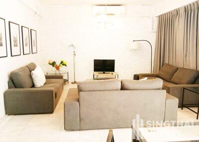 For RENT : Townhouse Thonglor / 5 Bedroom / 4 Bathrooms / 294 sqm / 70000 THB [6781911]