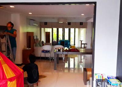 For RENT : House Thonglor / 4 Bedroom / 4 Bathrooms / 401 sqm / 70000 THB [7089250]
