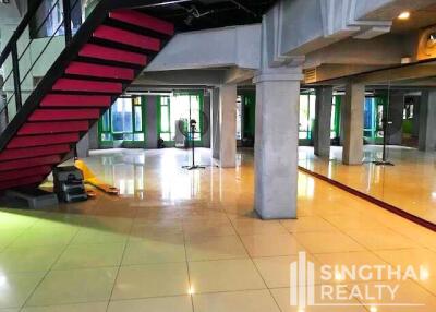 For RENT : Office Onnut / 3 Bedroom / 3 Bathrooms / 451 sqm / 70000 THB [7185542]