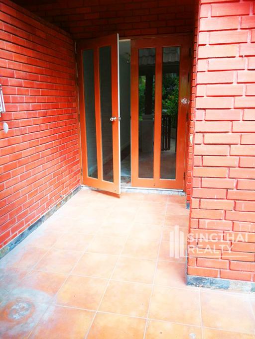 For RENT : Townhouse Thonglor / 3 Bedroom / 3 Bathrooms / 351 sqm / 70000 THB [7443429]