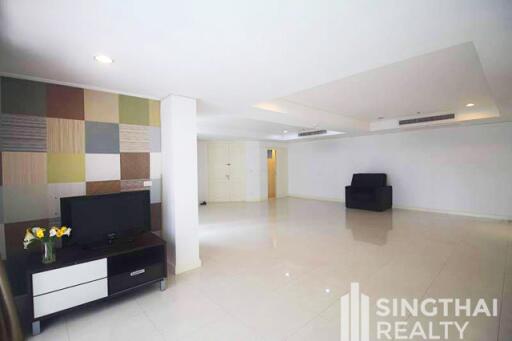 For RENT : La Vie En Rose Place / 3 Bedroom / 3 Bathrooms / 183 sqm / 70000 THB [7574380]