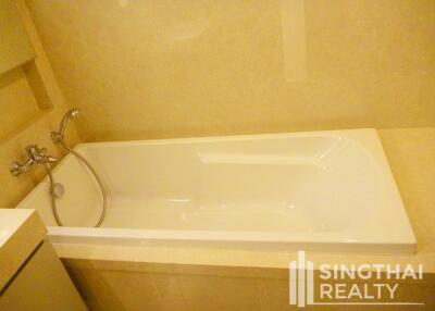 For RENT : Quattro by Sansiri / 2 Bedroom / 2 Bathrooms / 91 sqm / 70000 THB [7808881]