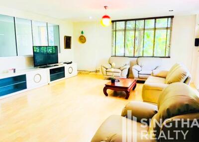 For RENT : House Phromphong / 4 Bedroom / 5 Bathrooms / 401 sqm / 70000 THB [8229110]