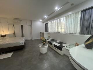 For RENT : President Park Sukhumvit 24 / 3 Bedroom / 3 Bathrooms / 240 sqm / 70000 THB [8244670]